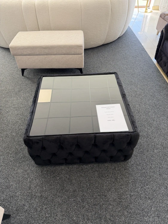 Hranatý stolík Chester Divani 