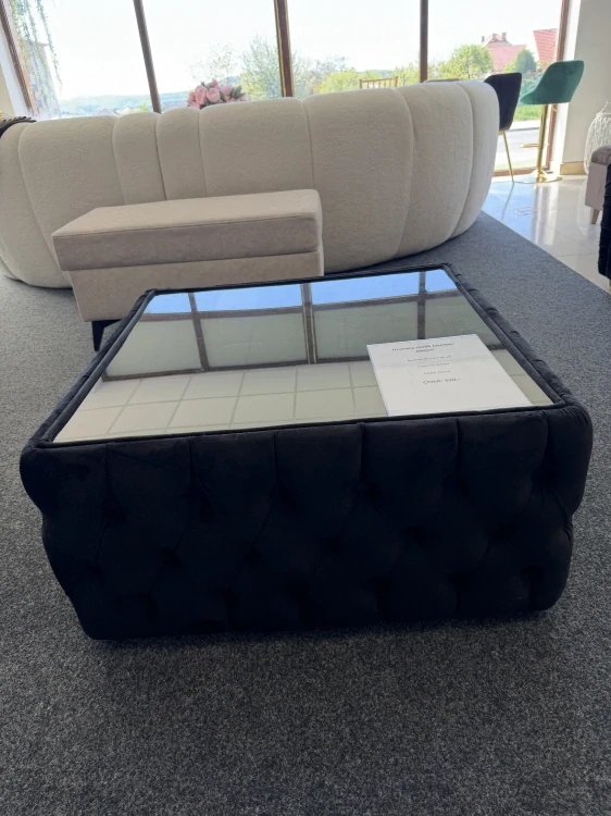 Hranatý stolík Chester Divani 