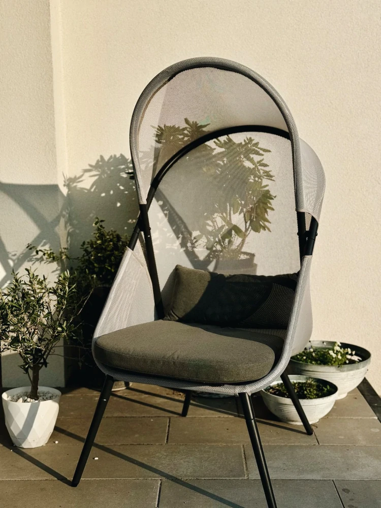 Oceľové rozkladacie kreslo s baldachýnom