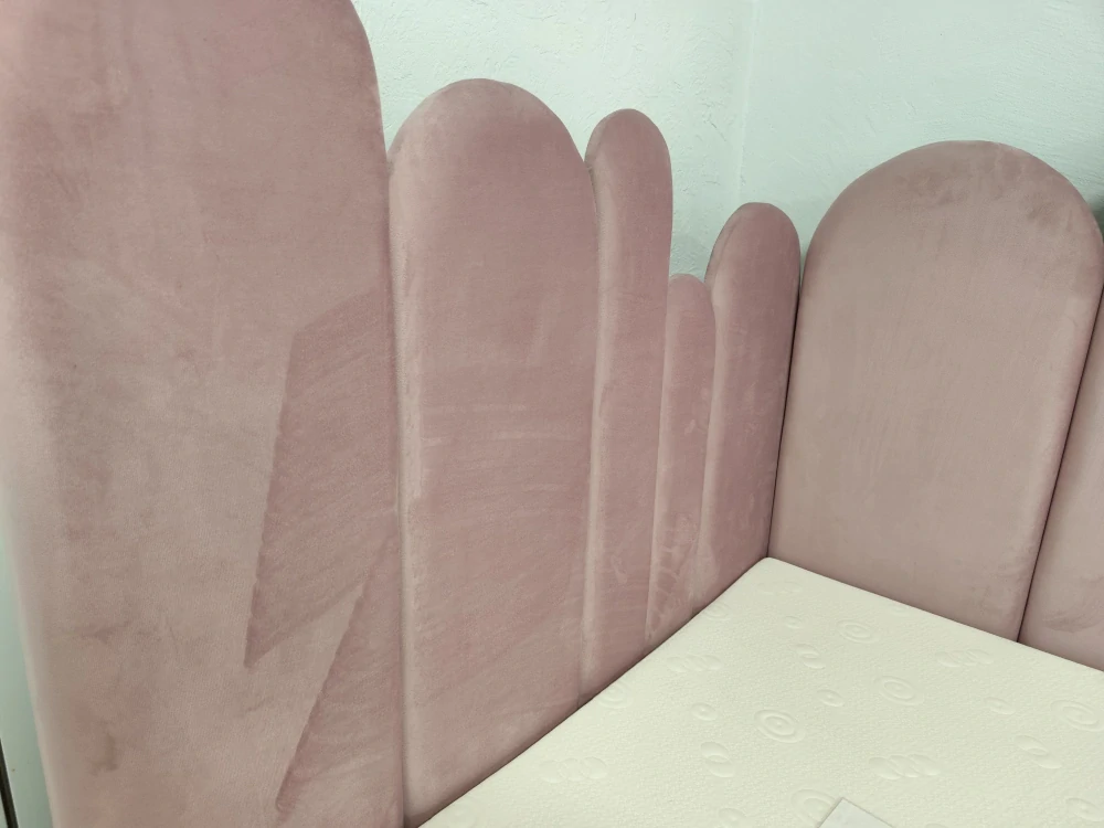 Posteľ Lara vystavená výpredaj spolu s matracom