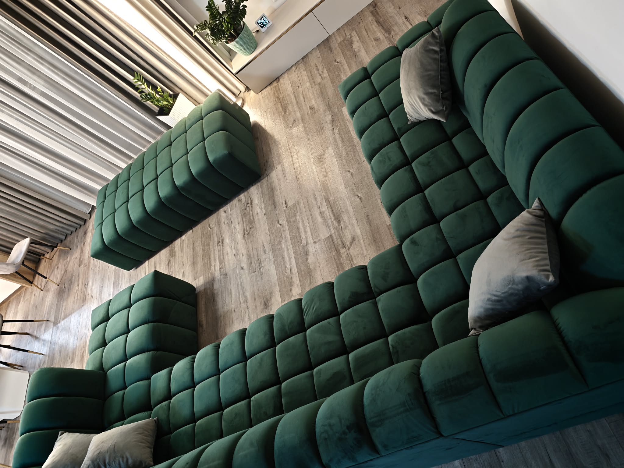 Sedačka Reya 225x350x175 +  taburet 175x85